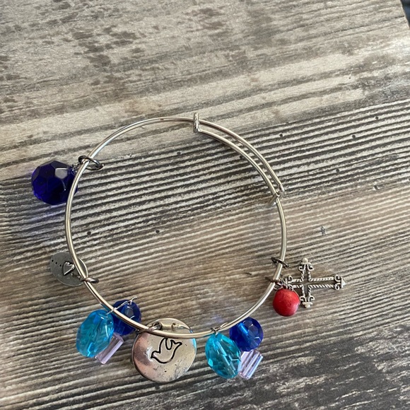 Charm bracelets - Picture 3 of 4